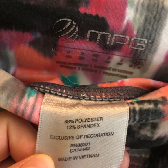 Colorful Cropped Leggings - Picture 4 of 8